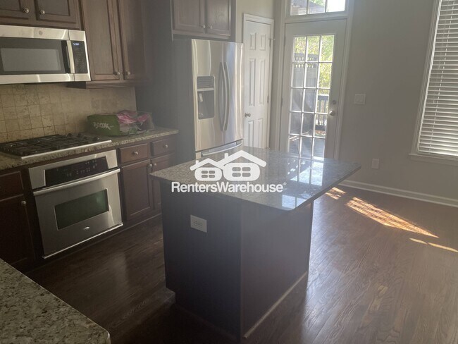 Foto del edificio - 1213 Discover Green Ln