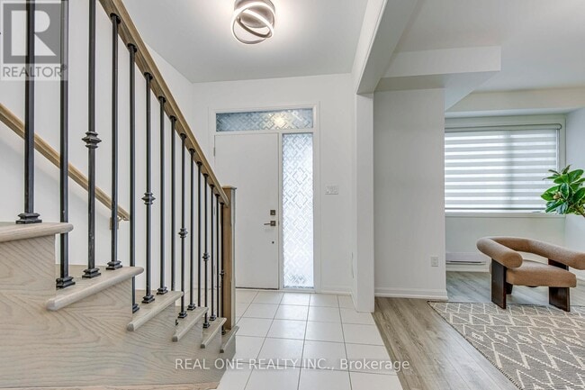 Building Photo - 99 Grovewood Common