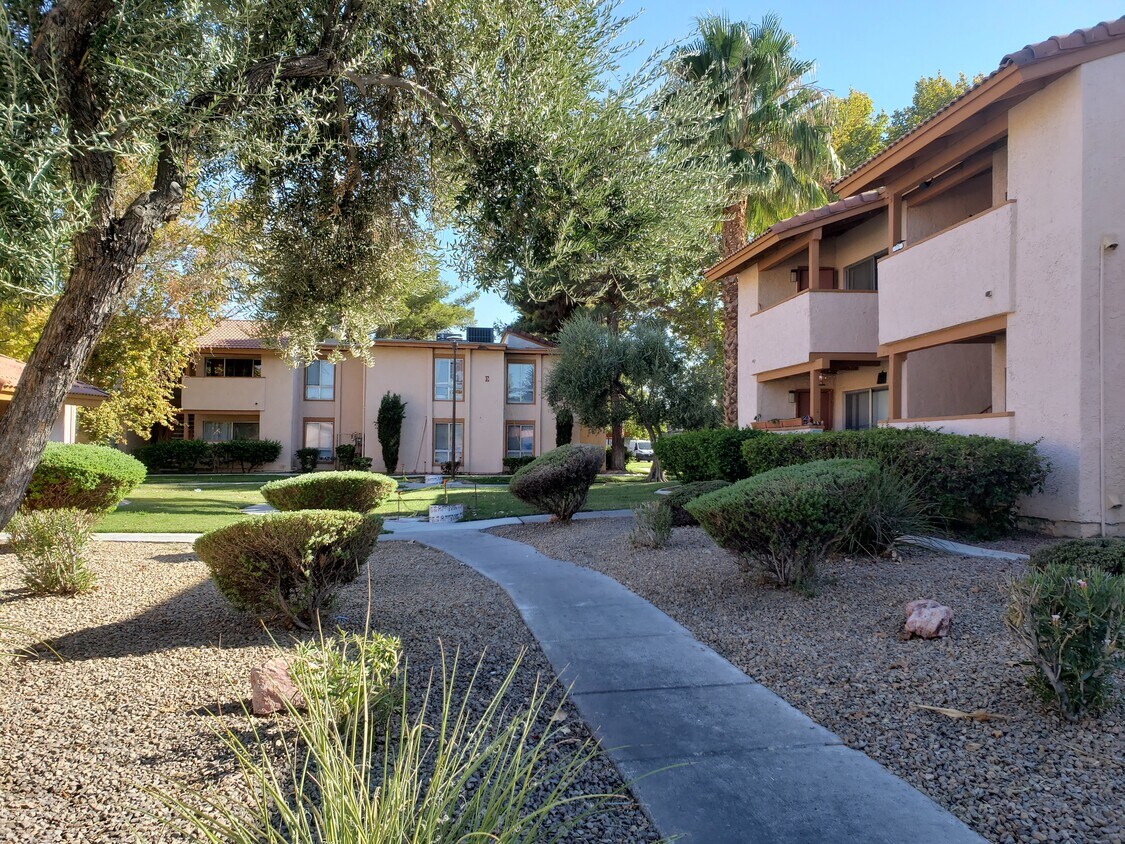 Foto principal - 1515 E Reno Ave