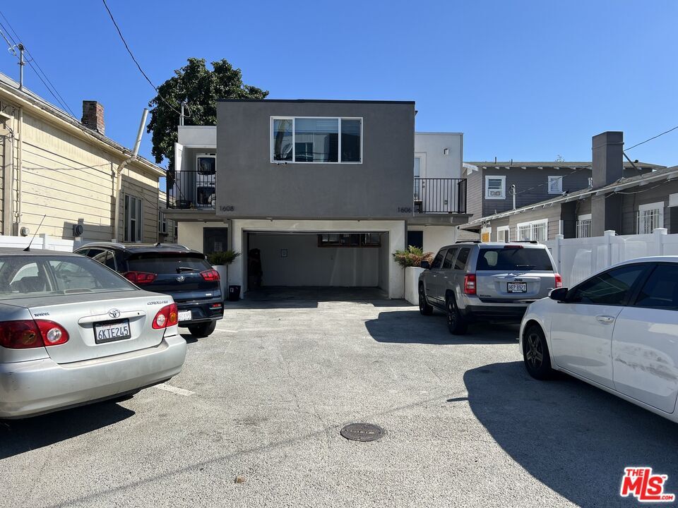 Primary Photo - 1606 W 36th Pl