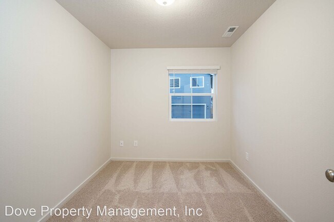 Building Photo - 4 br, 2.5 bath House - 2244 S. Chukar Drive