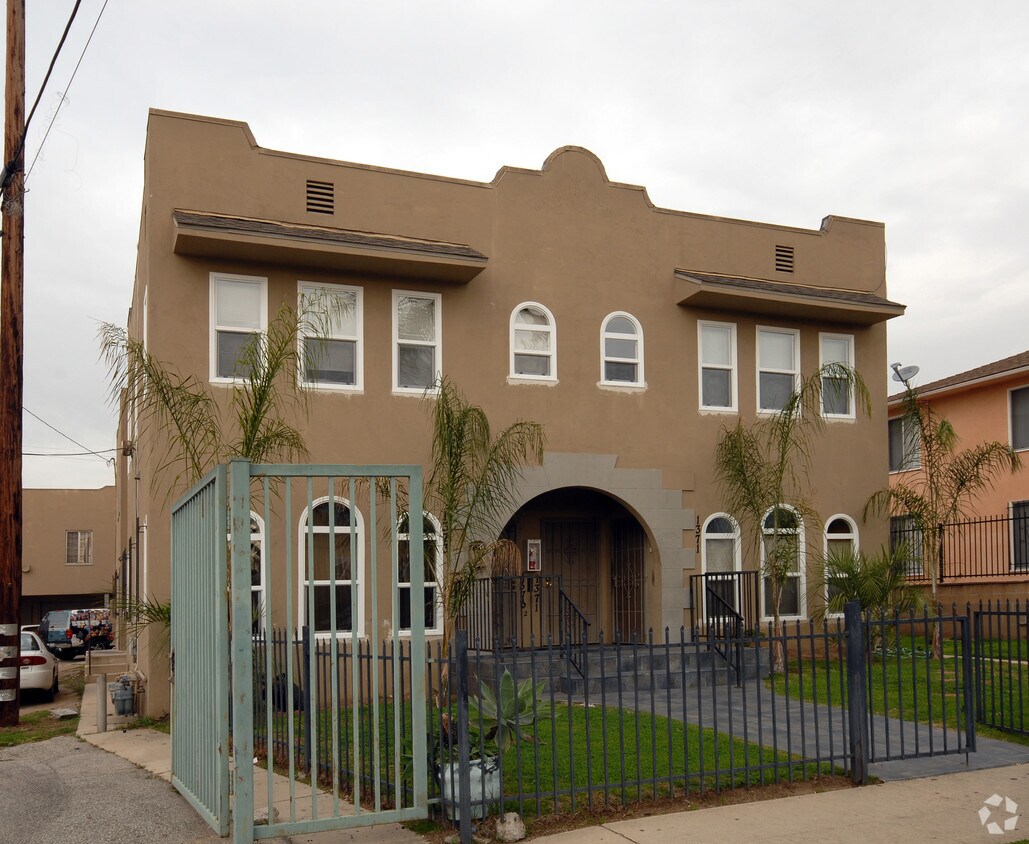 Building Photo - 1371 S Cloverdale Ave