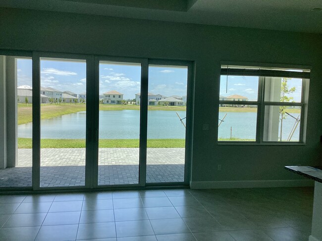 Foto del edificio - 14046 Spruce Pne Dr