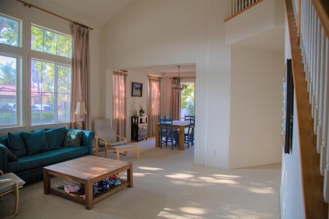 Building Photo - 5947 Pala Mesa Dr