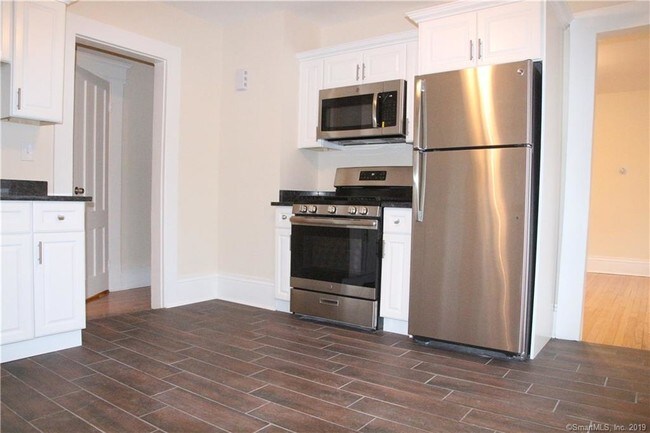 Building Photo - 233 Linwood Ave