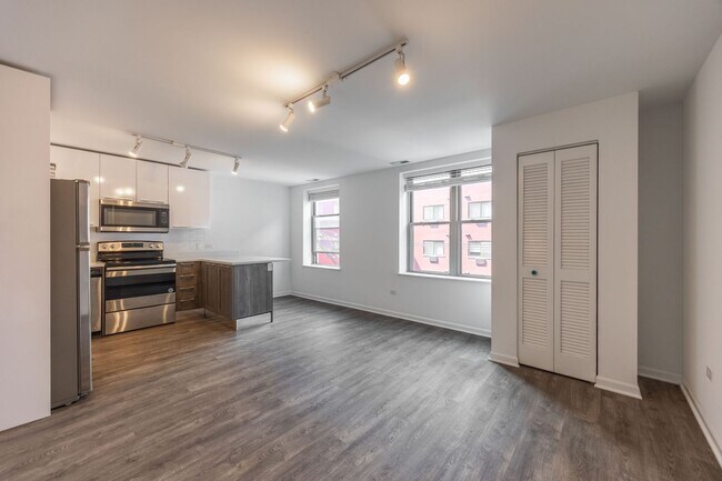 Foto del edificio - Renovated 1 Bed in Uptown!