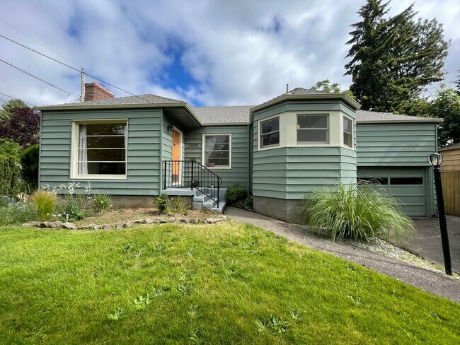 Foto del edificio - Gorgeous corner lot 3Bd/1Ba home South Tab...