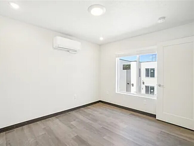 Foto del edificio - 500 Park View Apartments