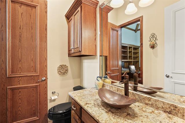 Building Photo - 2320 Briar Ct