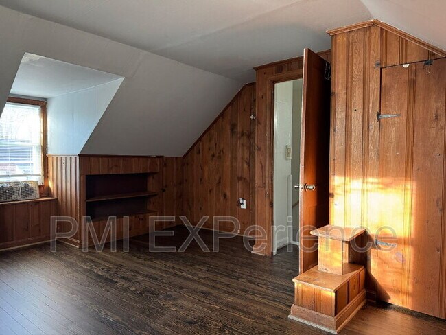 Foto del edificio - 2204 Ramblewood Dr