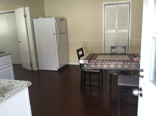 Foto del edificio - 20957 Community St