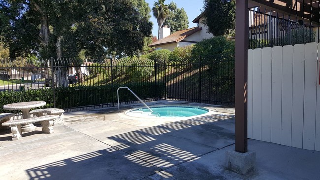 Building Photo - 2 br, 2 bath House - 1510 Silverado