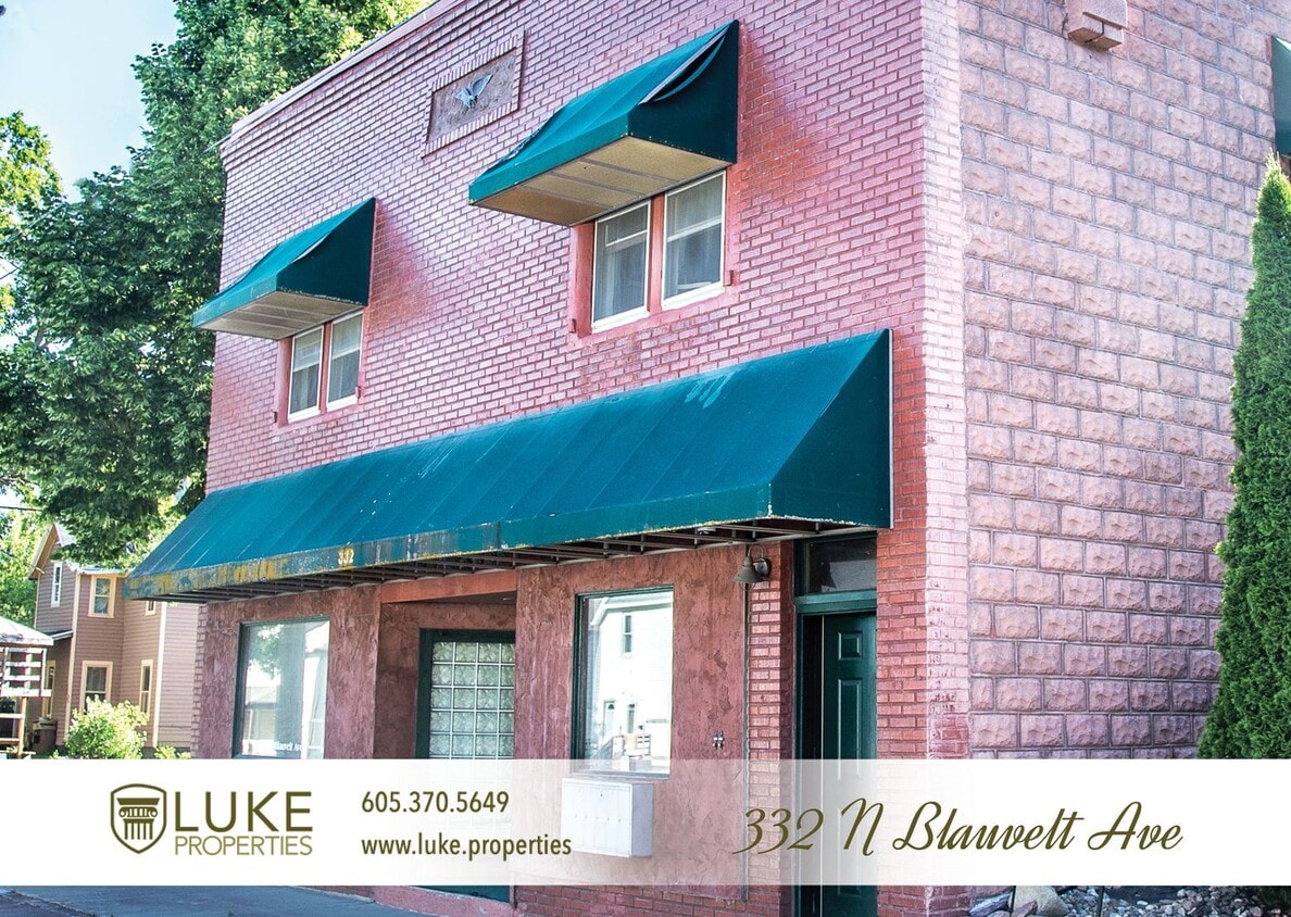Primary Photo - Large three bedroom apartment near downtow...