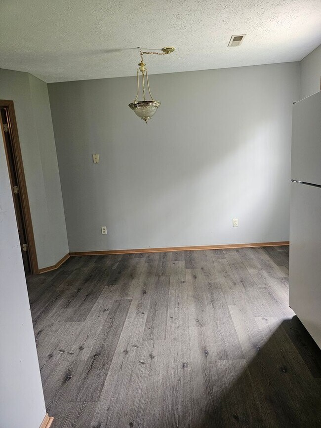 Foto del edificio - Adorable home ready for you!
