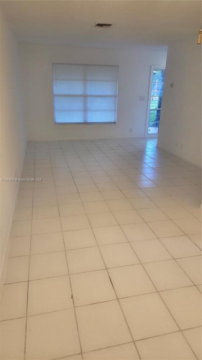 Foto del edificio - 3775 NW 116th Terrace