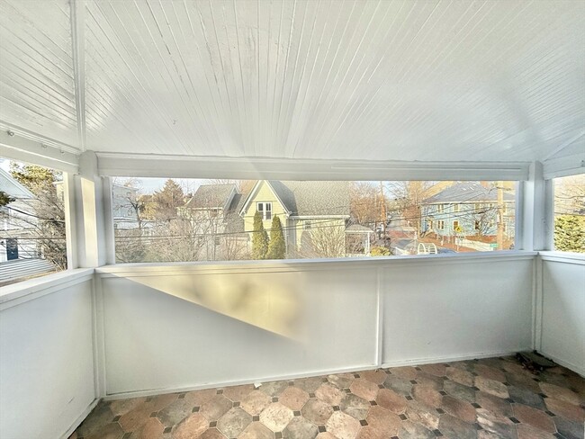 Building Photo - 25 Hollis Park