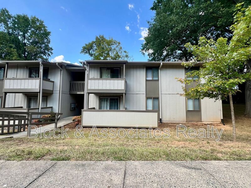 Foto principal - 2250 Sunderland Rd