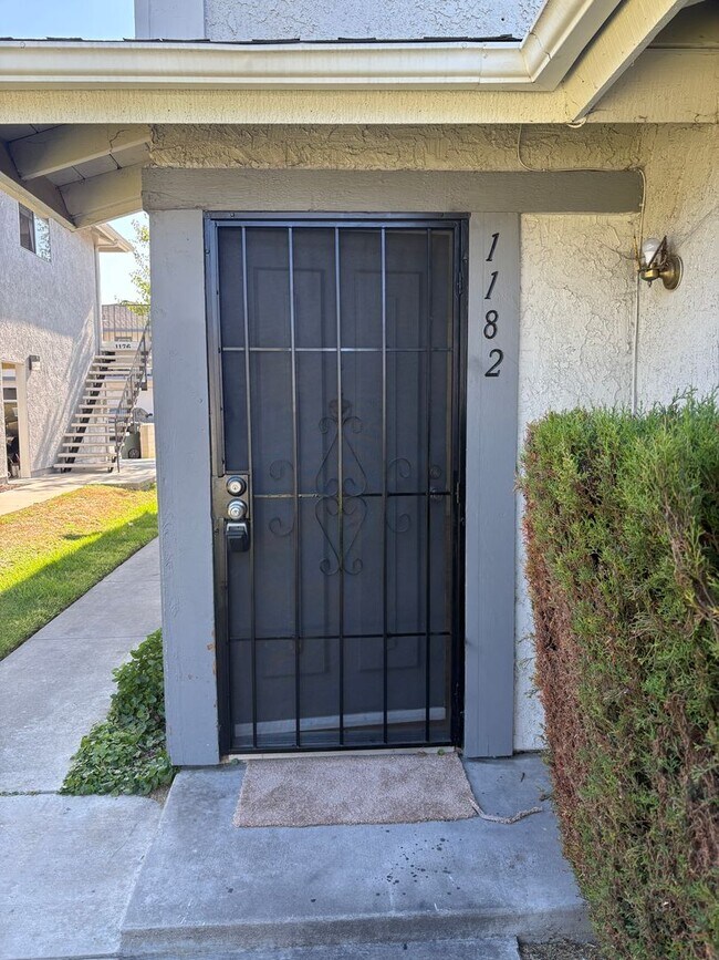 Foto del edificio - 2 + 1  2 Story Townhouse Ventura, CA