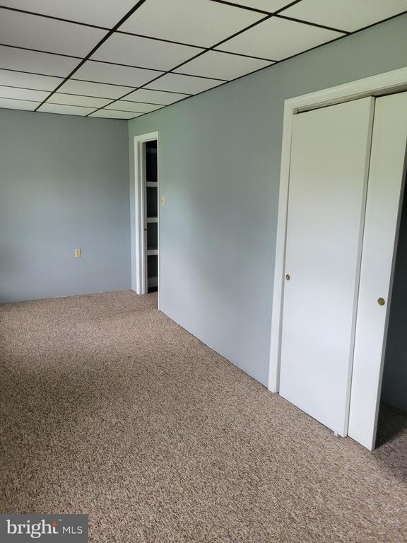 Building Photo - 409 Country Club Rd