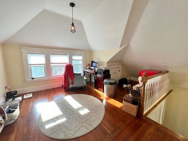 Building Photo - 11 Appleton St