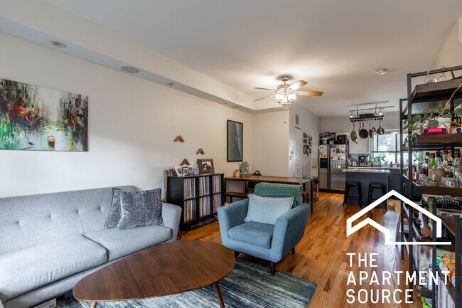 Foto del edificio - 1540 N Greenview Ave