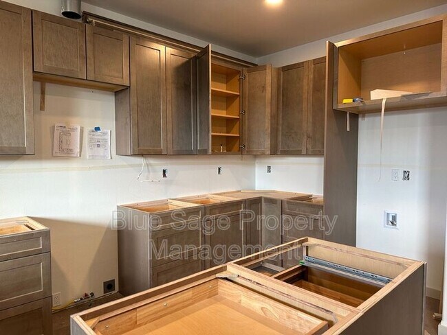 Foto del edificio - 865 W Hendrickson Rd