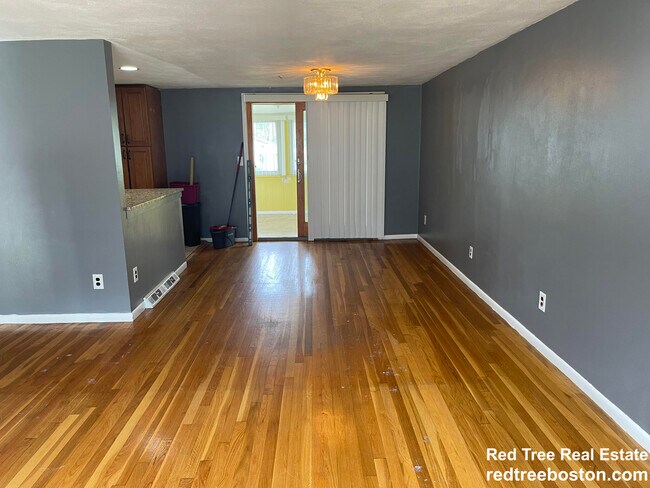 Foto del edificio - 62 Frederickson Dr