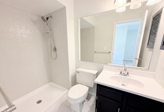 Foto del edificio - 1379 Gumbert Dr