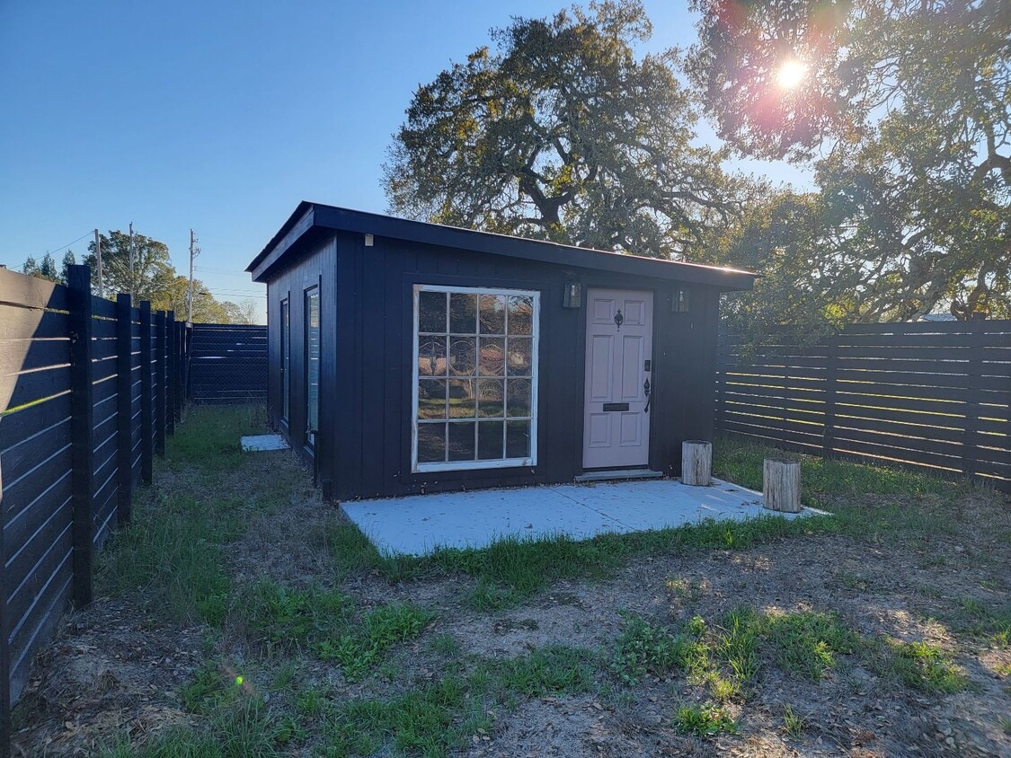 985 Gumview Rd Unit D, Windsor, CA 95492 Room for Rent in Windsor, CA