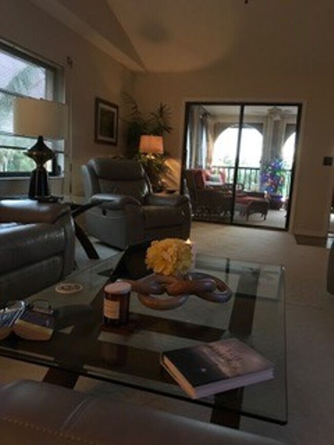 Foto del edificio - Rose Garden Furnished Unit Available May - Nov