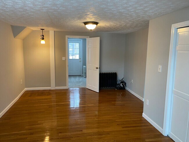 Foto del edificio - 939 Maplewood Ave