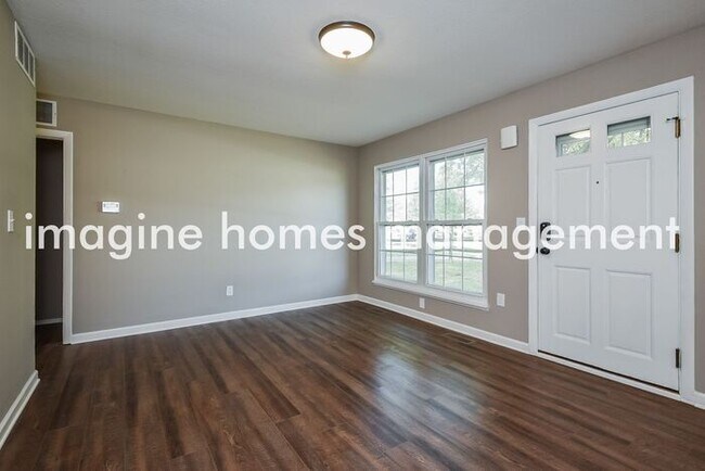 Building Photo - Lovely 3 Bedroom Home in Berea!