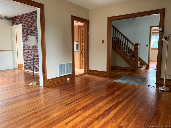 Building Photo - 51 Somerset St