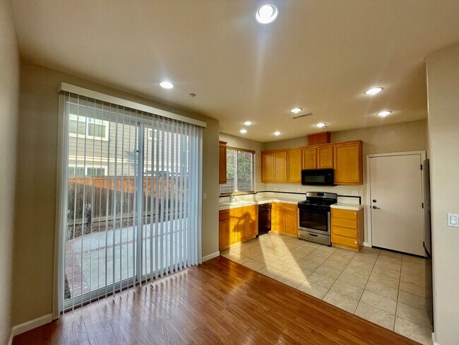 Foto del edificio - Available! Beautiful 3 bedroom, 2.5 baths ...