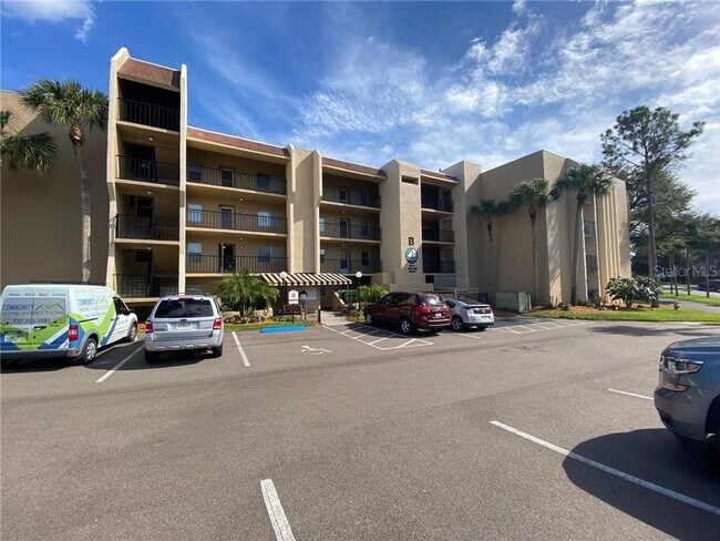 Foto del edificio - 90 S Highland Ave