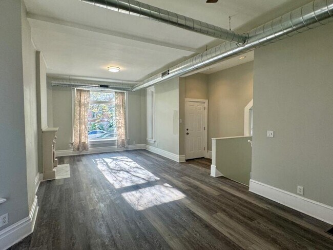 Foto del edificio - 5 bedroom in CHICAGO IL 60622