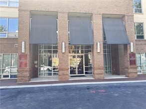 Building Photo - 711 Cosmopolitan Dr NE