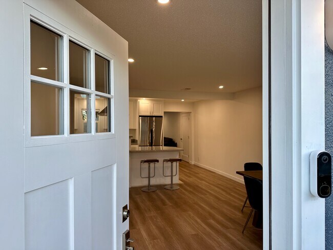 Building Photo - 1347 Madonna Rd