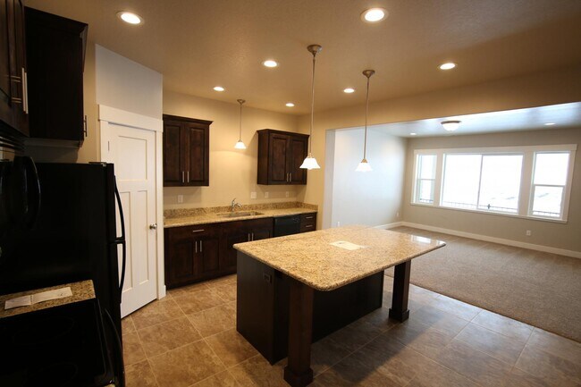 Foto del edificio - 2160 N 500 E