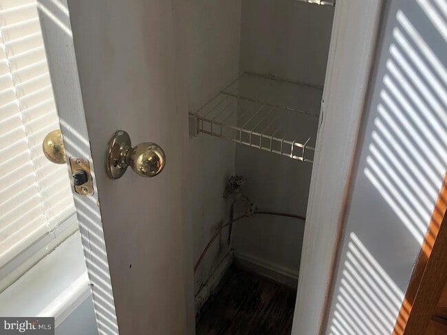 Building Photo - 2 Catalpa Ct