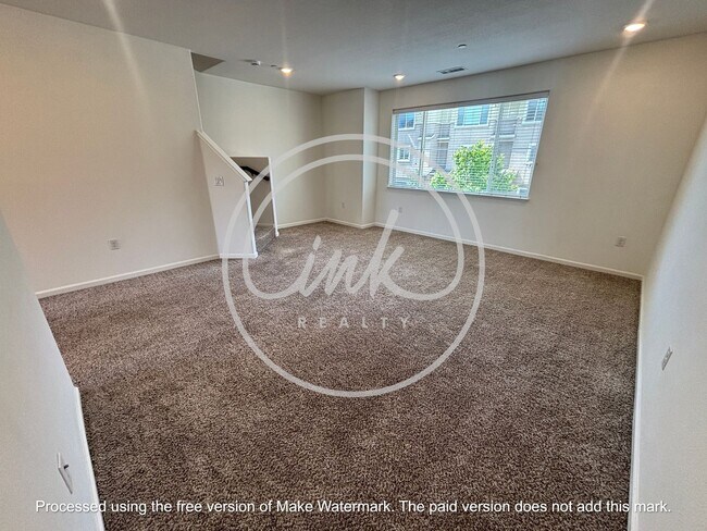 Foto del edificio - Beatiful Townhome off of Truckee River