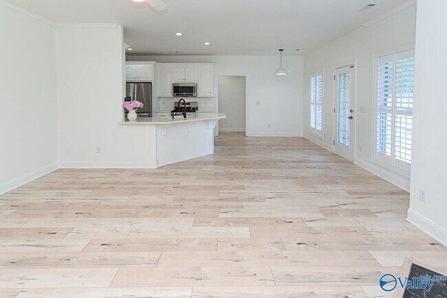 Foto del edificio - 2200 Little Cove Rd