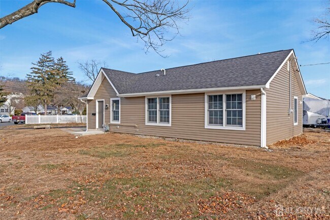 Foto del edificio - 20 Louis Ave