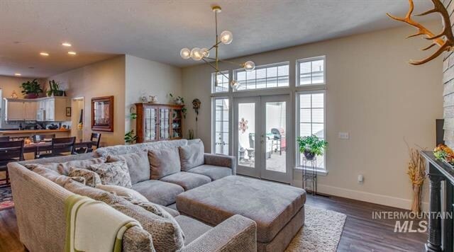 Building Photo - 625 W Sylvan Ct