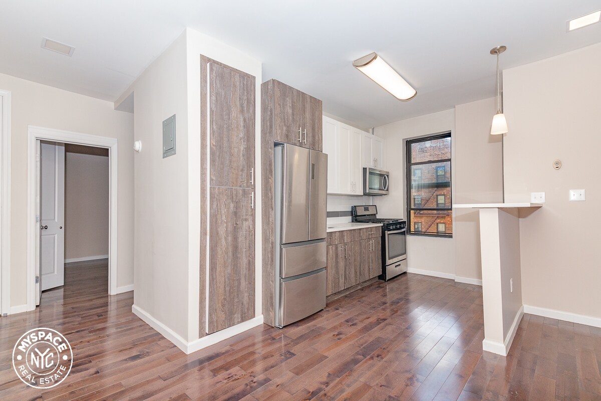 Primary Photo - 377 Montgomery St