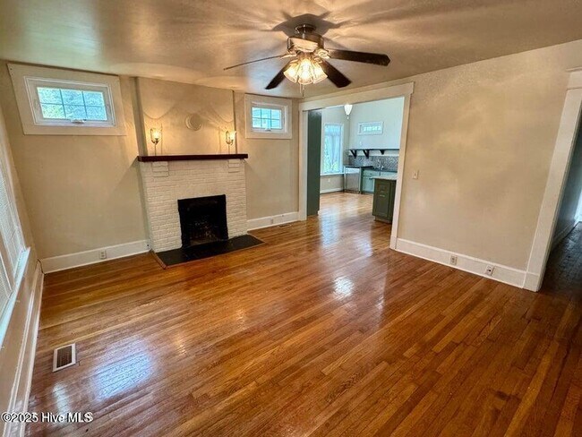 Foto del edificio - 500 Raleigh Rd Pkwy N