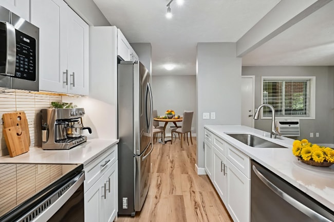 Building Photo - 14896 E 2nd Ave