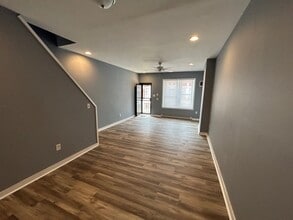 Building Photo - 2615 W Silver St