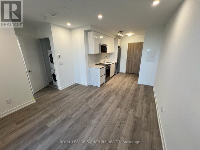 Building Photo - 3100 Keele St