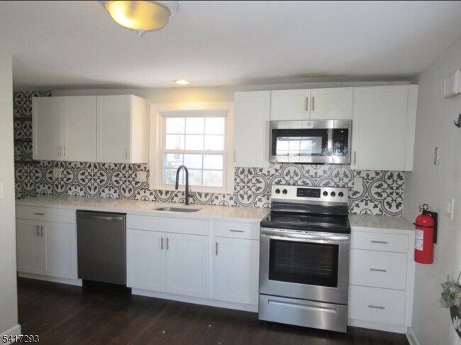 Foto del edificio - 3 W Fairview Ave